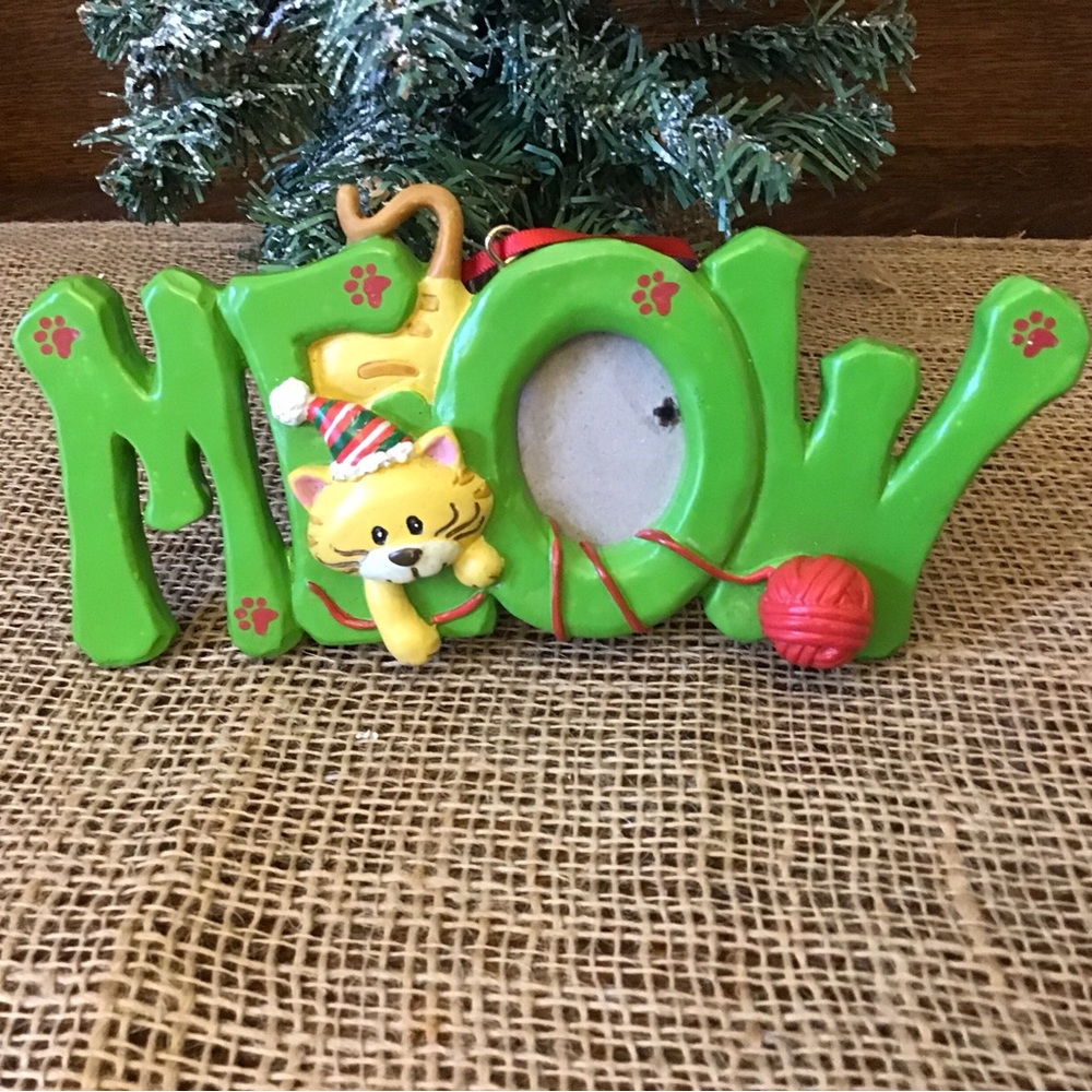 Cracker Barrel Full of Mischief cat picture frame ornament. NWT
